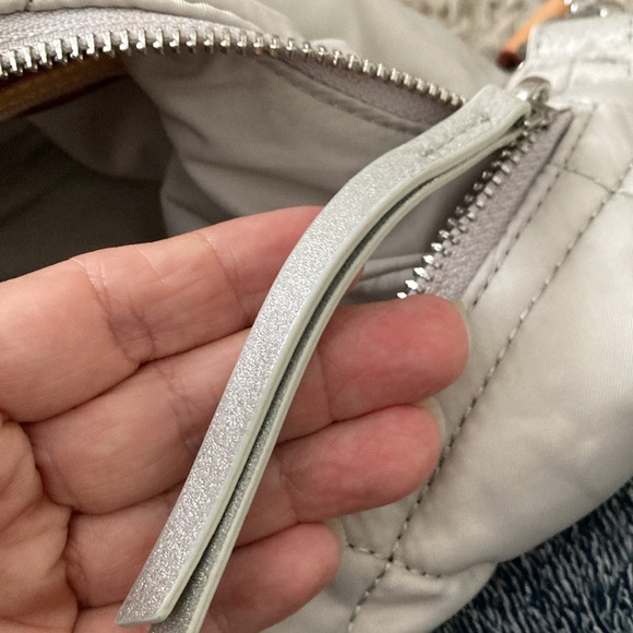 Lovely MZ Wallace quilted Madison handbag./French grey color/very good condn - Picture 13 of 17